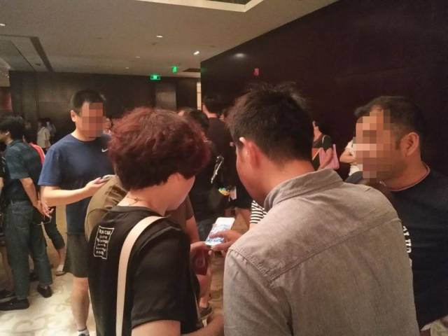 桃园世纪即将迎来最小业主,现场还有人离婚买房