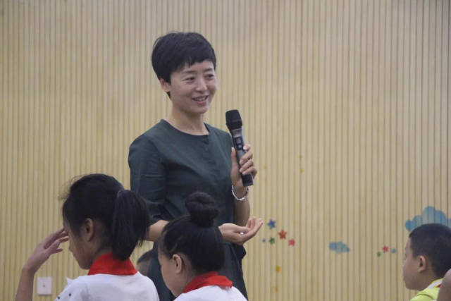 正在上课的小安老师