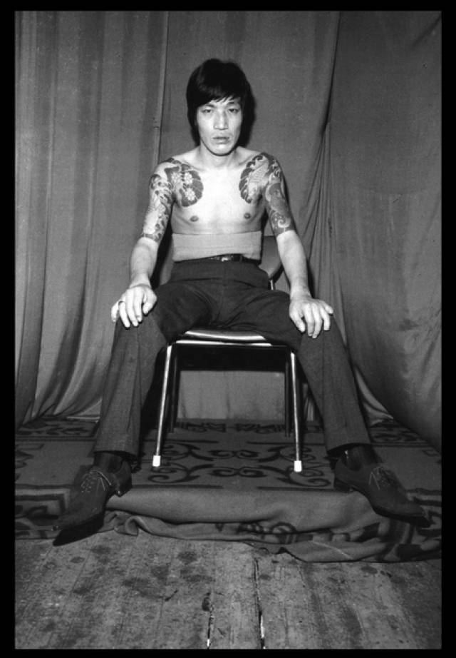 罕见老照片:上世纪东京歌舞伎町的妓女与黑帮