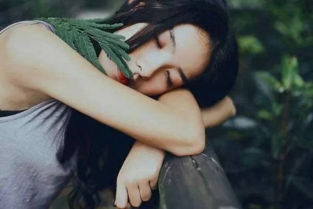心里憋屈难受的句子,看了想哭!