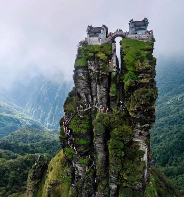 包昂贵门票 电瓶车往返 来回索道,新晋世界自然遗产,中国十大避暑名山