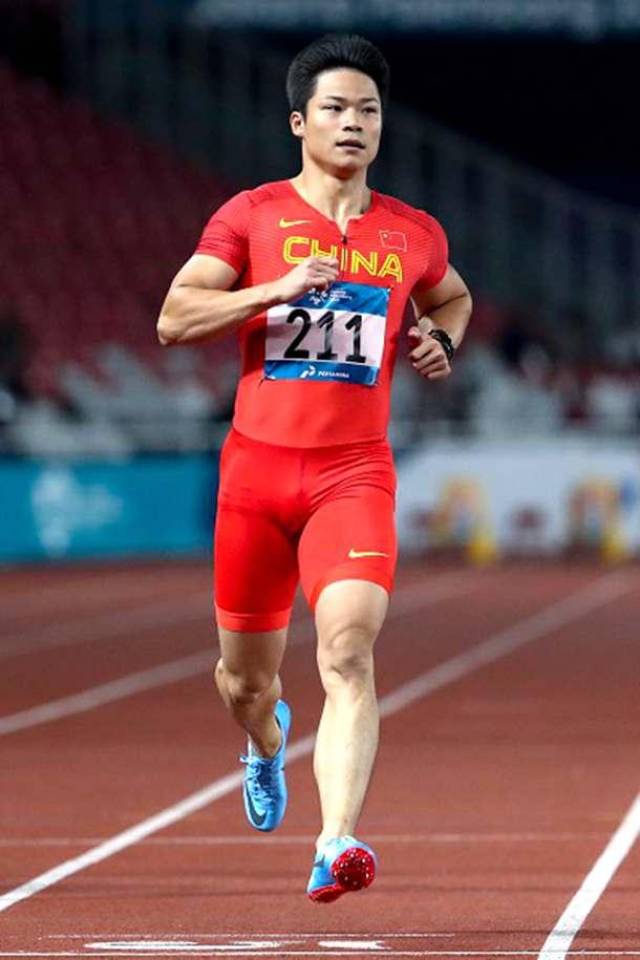 今夜,刘翔仿若再临!亚洲短跑新飞人诞生,苏炳添9秒92百米夺冠