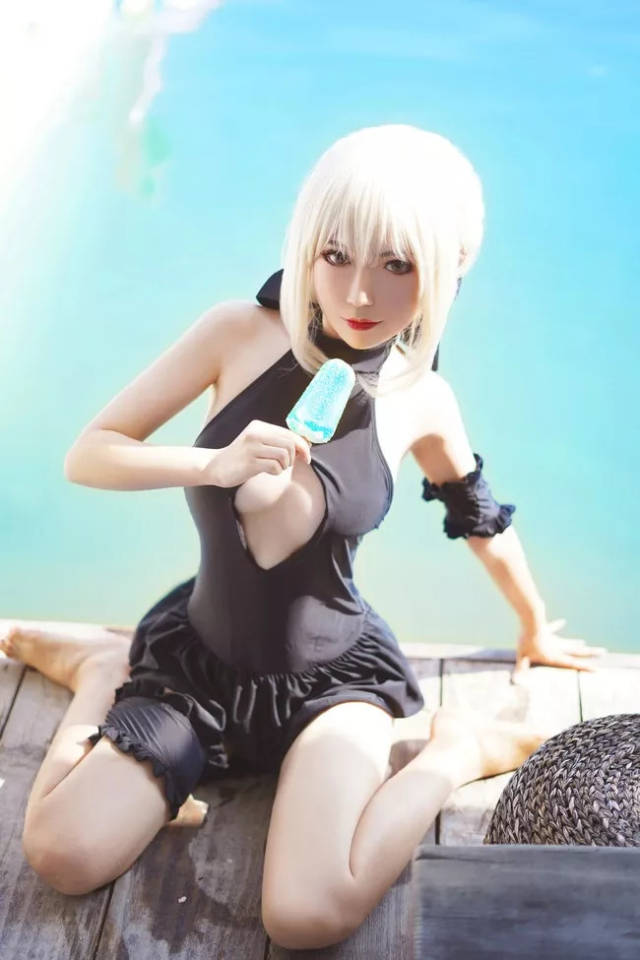 关键词:fate/grand order saber 黑呆泳装 cosplay 喜欢的朋友,关注