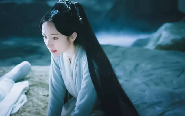 热巴出场惊现回眸"吓",《三生三世》白凤九的巅峰颜值