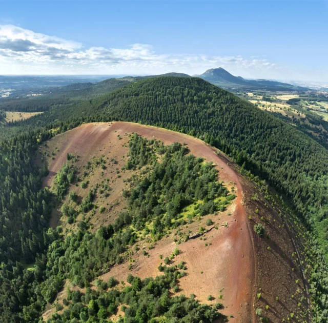 比如这条vache火山和lassolas火山的路径比较