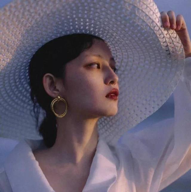 男女头像 | 别等,别问,别回忆
