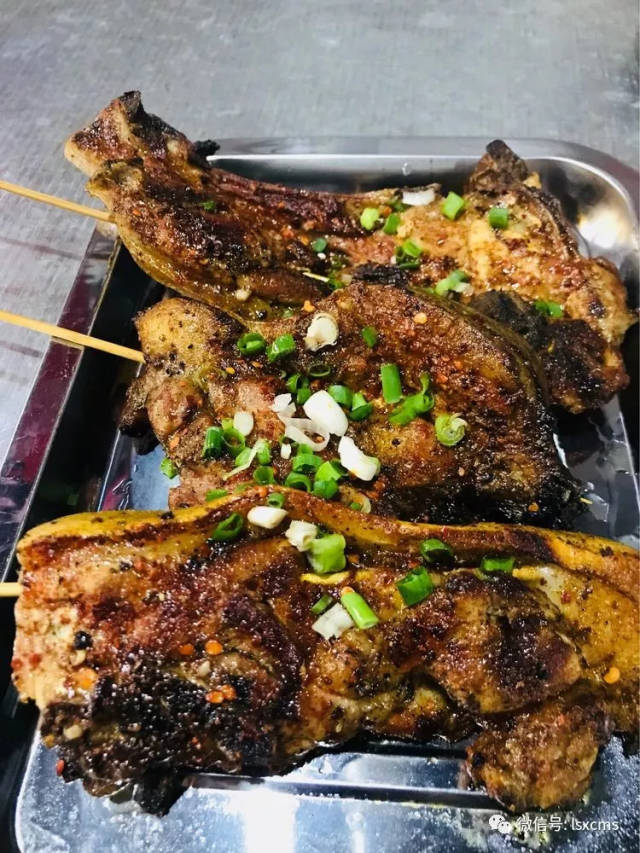 特色烤乳猪肉