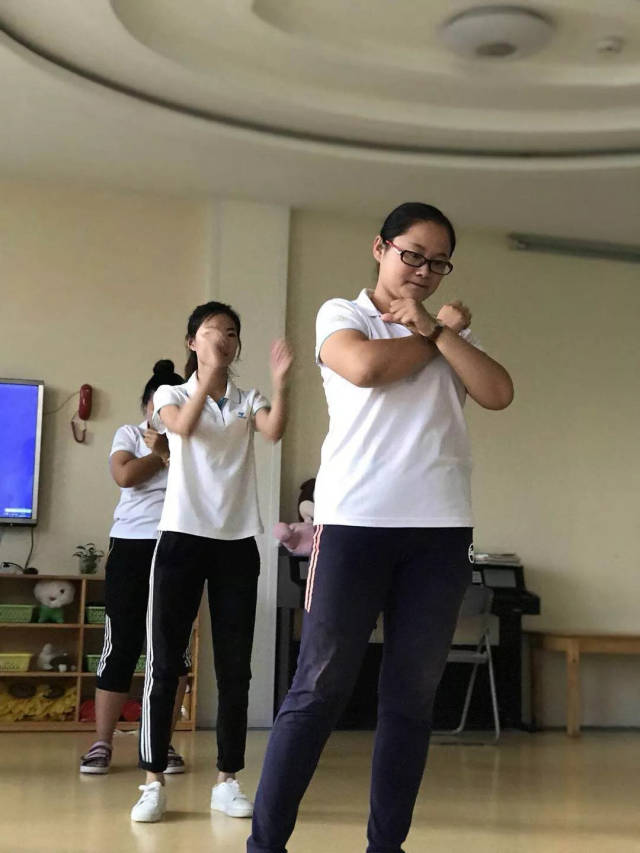 亮风采——七彩阳光幼儿园教师基本功考核活动!