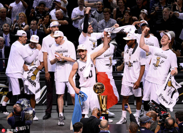 14年总决赛,吉诺比利时隔7年收获第四个nba总冠军头衔.