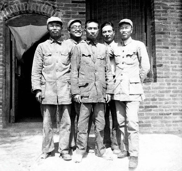 八路军五大纵队司令员和政委都是谁