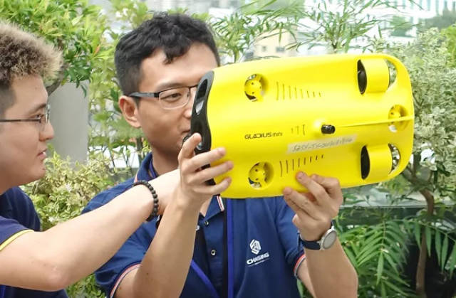 邦早报 |滴滴创始人程维、柳青致歉;子弹短信上