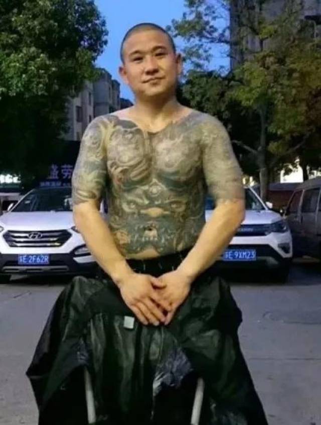 回顾昆山宝马男龙哥被砍死之前的18年