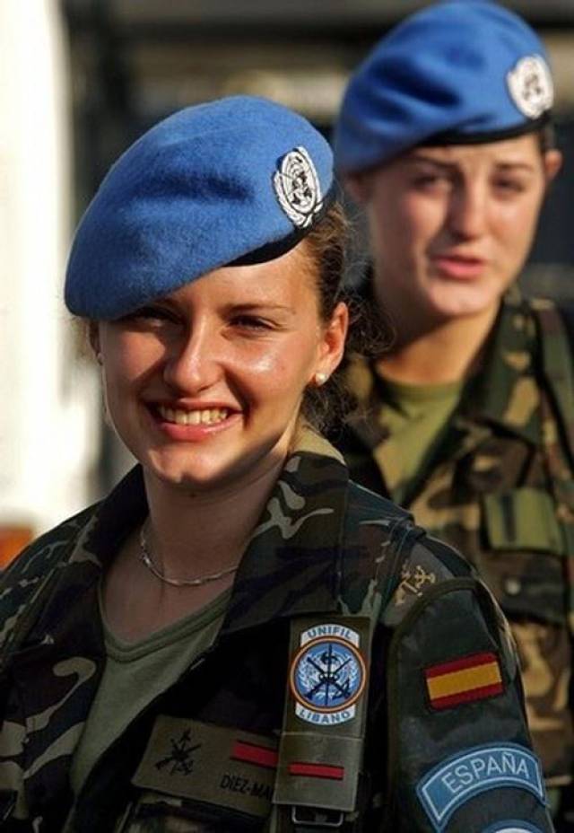 西班牙军队13.5%是女性,国防大臣是女性,但关于女兵的