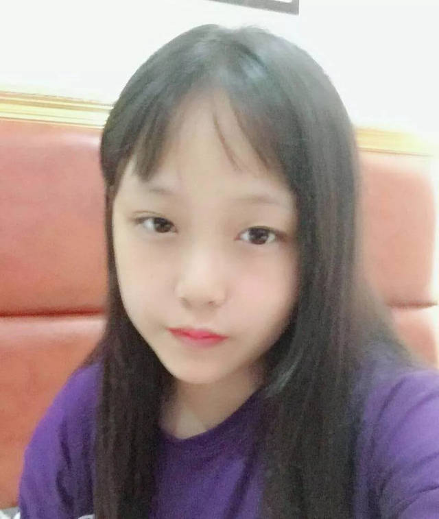 照片中的小姑娘,名叫吴锦瑾,今年13岁,还在读初二,于今天下午3:00