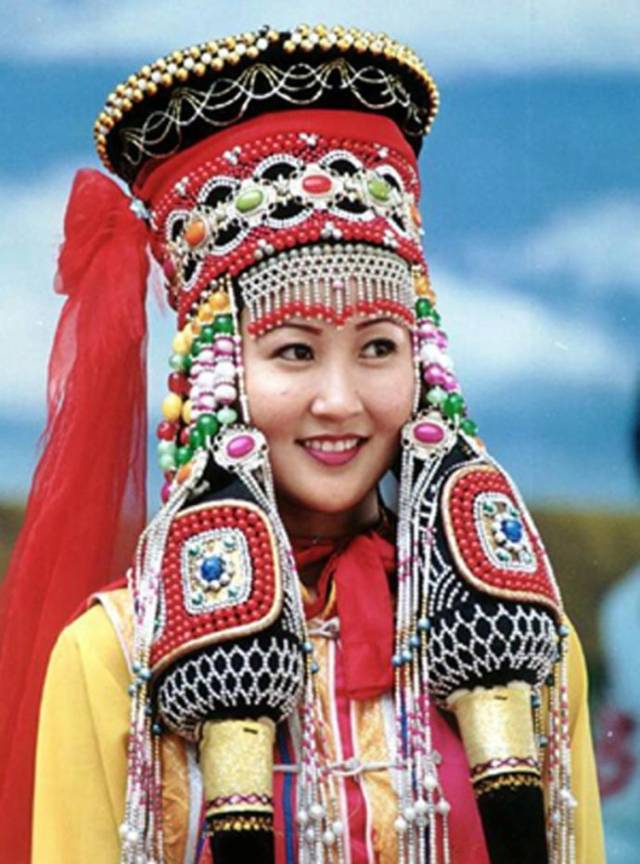 新疆:美女之乡,掀起你的盖头来(图)