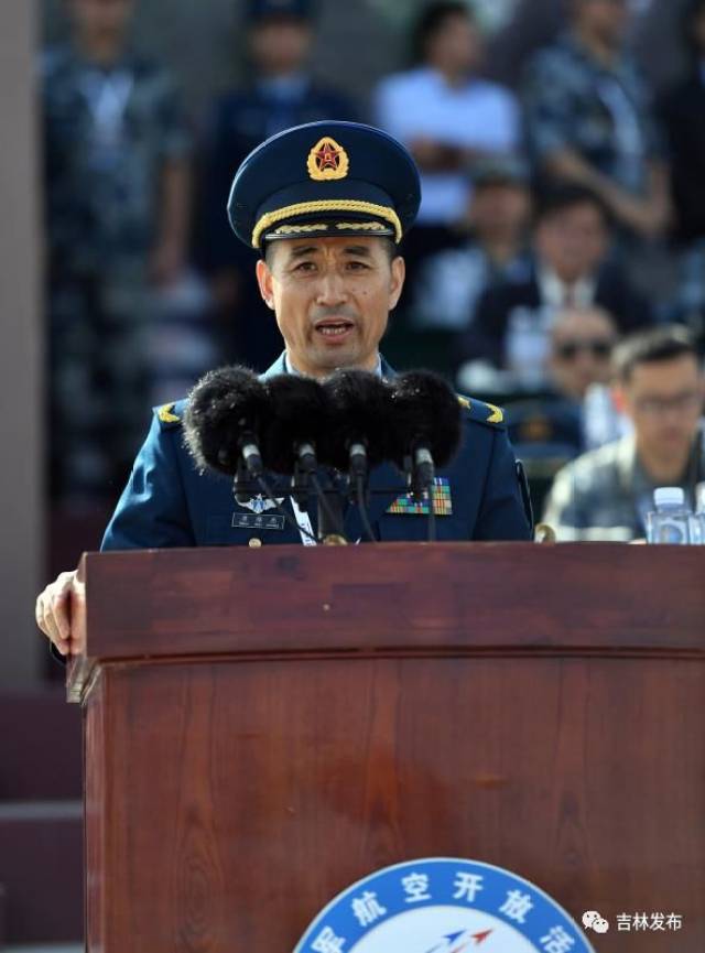 最霸气开学典礼——空军航空大学开学典礼今日举行