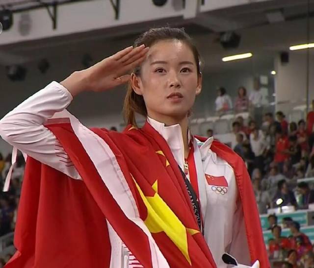 中国田径的亚运冠军中,她离奥运金牌最近,还很漂亮