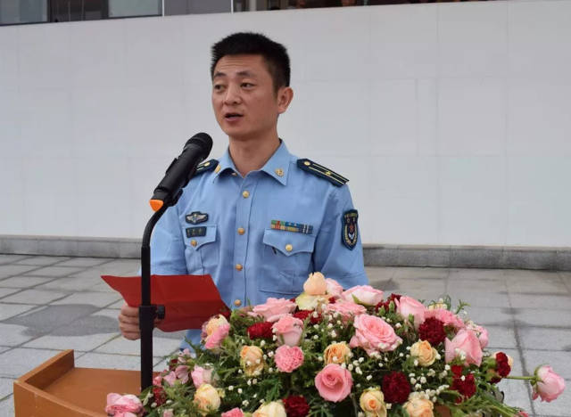 中国人民解放军95183部队团政治工作处副主任周梦杰也对同学们提出