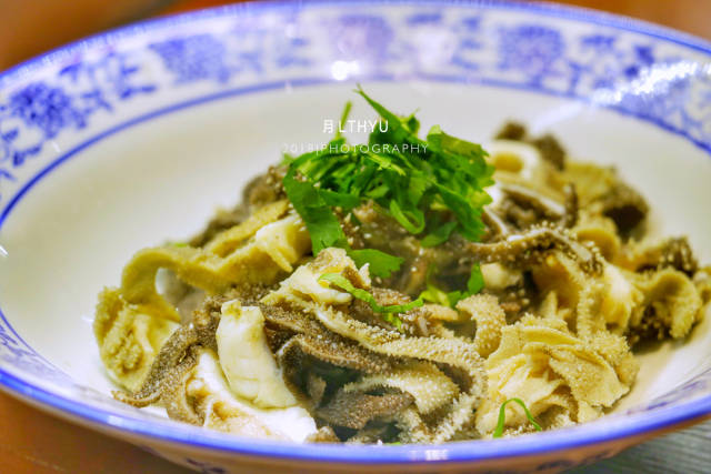 看着延禧攻略、如懿传,再与小王爷涮个火锅,好