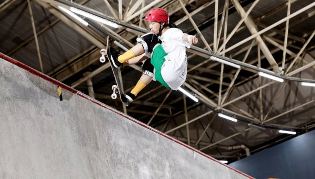 亚运直播|中国健儿雅加达滑板赛场创造历史,为