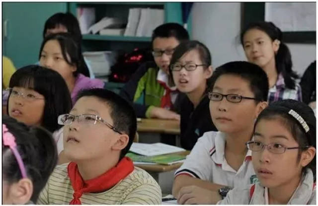 中国青少年近视率世界第一,呵护青少年眼睛刻不容缓,习主席作出重要