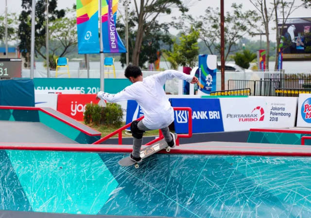 亚运直播|中国健儿雅加达滑板赛场创造历史,为