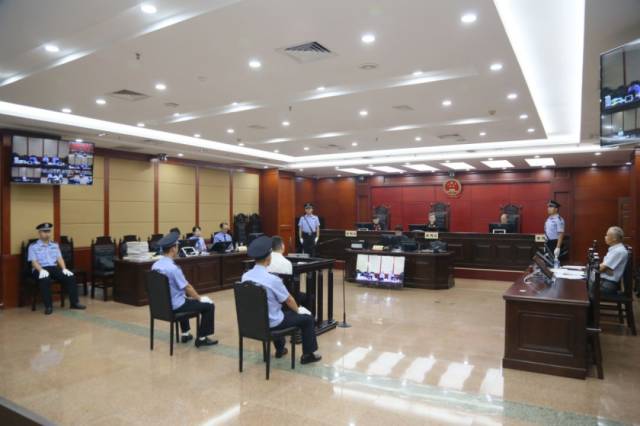 市知识产权局原二级调研员孙成华受贿案公开审理