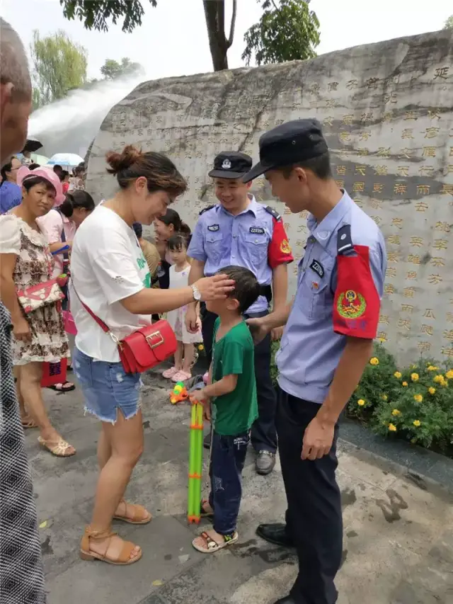 客家家风下的洛带好人好事,让人忍不住想点个赞!