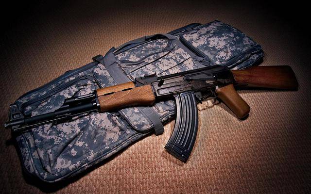 大名鼎鼎的卡拉什尼科夫ak-47突击步枪一直以来就是各大游戏影视作品