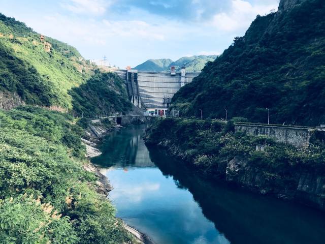 精品线路2包含:东江水库大坝 一坝锁东江,高峡出 平湖.