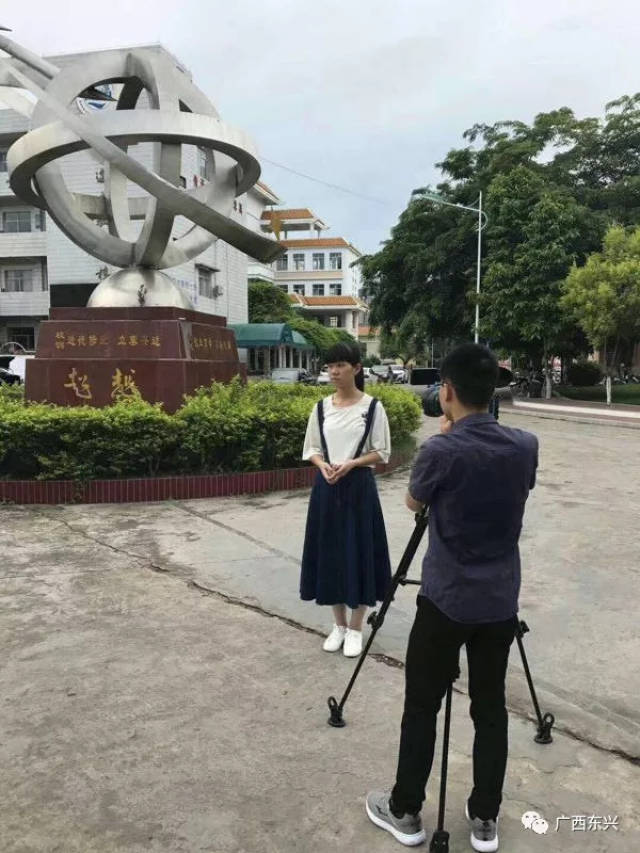 今年在东兴中学考上北大的李梅宏,对于学这样说