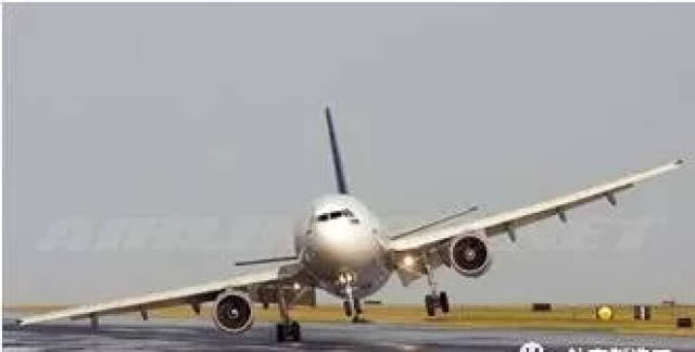 飞机迫降!机长、空姐、乘客、3D动画还原空中惊魂40分钟