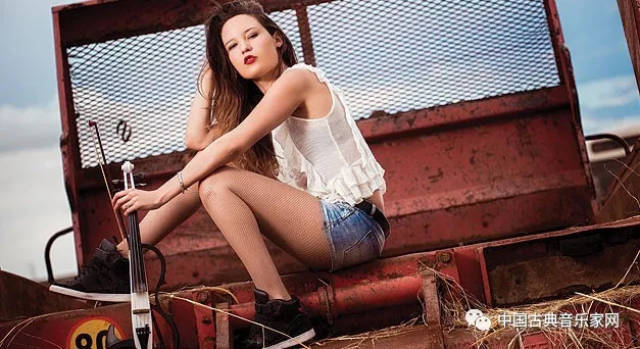 松周末】小提琴家凯特琳帅气演奏西班牙神曲《