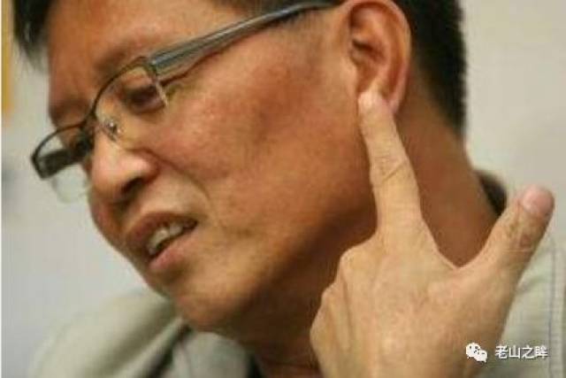 香港4大黑道家族,几乎控制了所有的夜场,叱咤