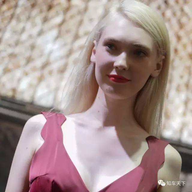 听说都来成都找小甜甜了,有来看车展小姐姐的