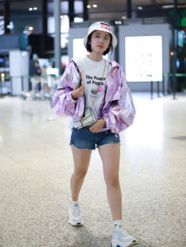 唐艺昕真85斤?硬是把短裤穿成了紧身裤