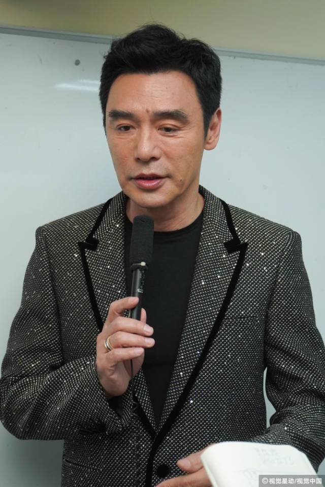 钟镇涛65岁杜德伟56岁 为什么香港的男明星都不会老呢