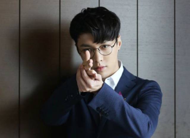 娱乐圈性格耿直的明星,张艺兴郑爽上榜,最后一