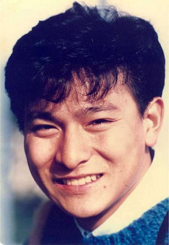 刘德华各个年龄段的照片, 来看看哪张照片迷住了你?