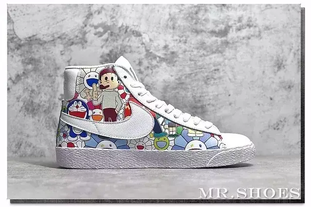 村上隆 x 哆啦a梦 x nike blazer 定制鞋款