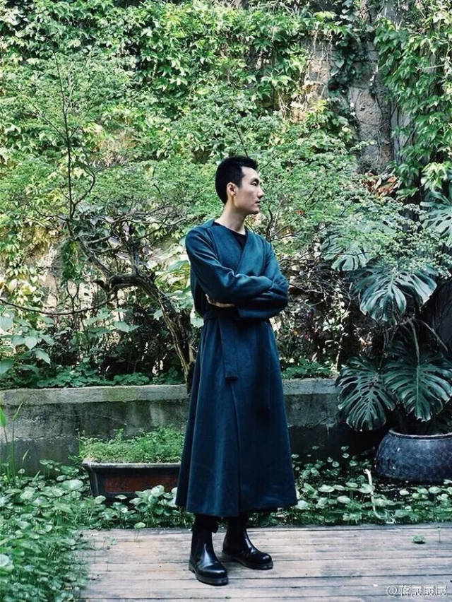 这个为佛造像的90后,才是最酷的佛系少年