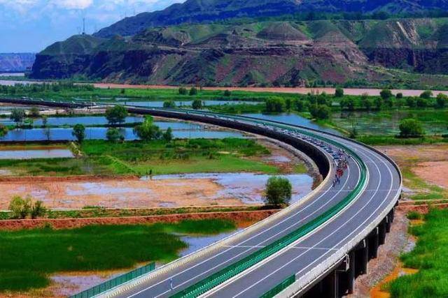 甘肃最美旅游公路,四次穿越黄河,名副其实的甘肃黄河的观光走廊