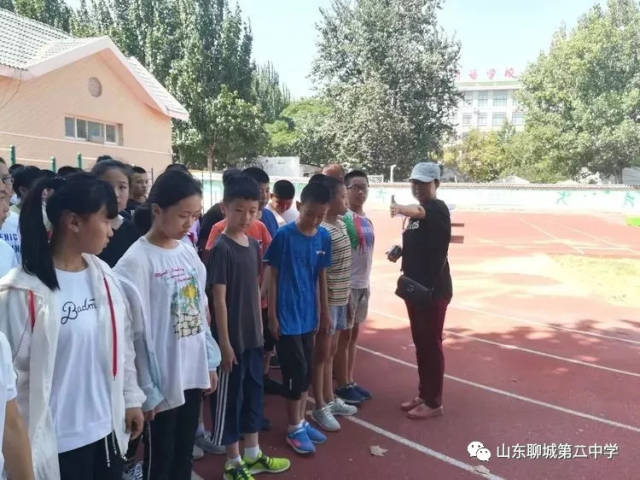 聊城八中初一军训风采!