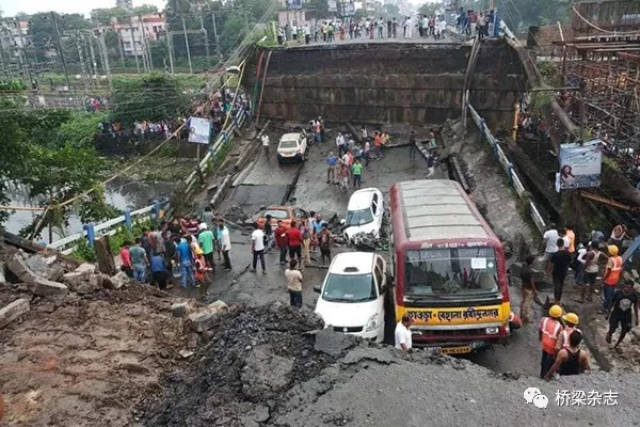 印度加尔各答高架桥坍塌 42岁松浦大桥拓至