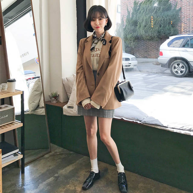 不是只有上班才能穿西装 复古西装搭配尽显女神优雅范