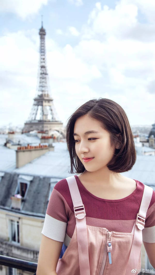 全靠李兰迪的"学生头"!