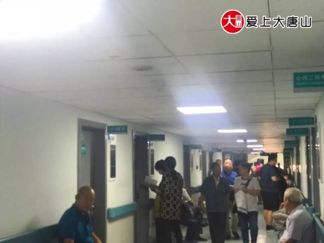 早上8:00,在唐山工人医院拍下了这一幕,太震撼了.