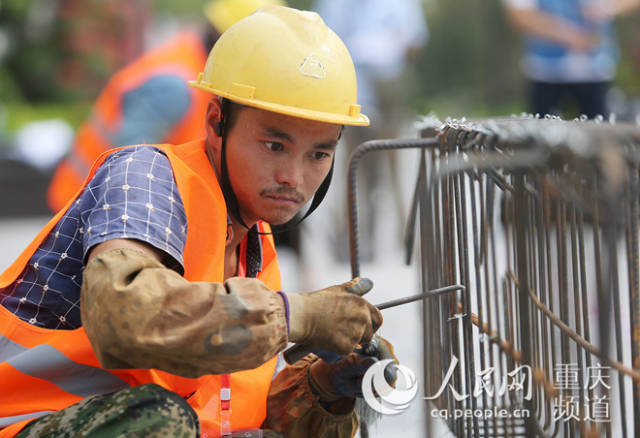 璧山技能大赛开赛 建筑工匠角逐毫厘之差