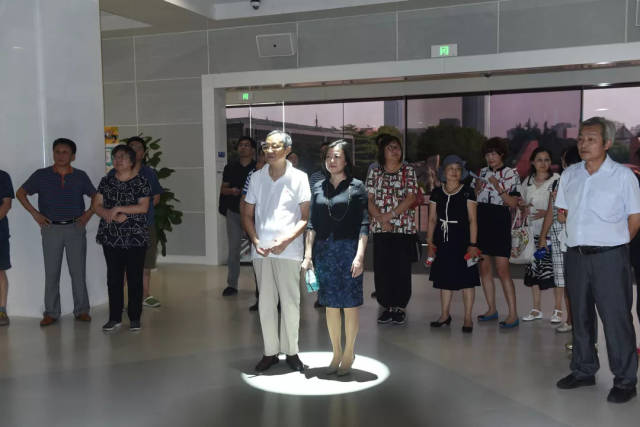 杨浦区政协副主席,民革杨浦区委主委翟骏一行赴龙华烈士纪念馆参观