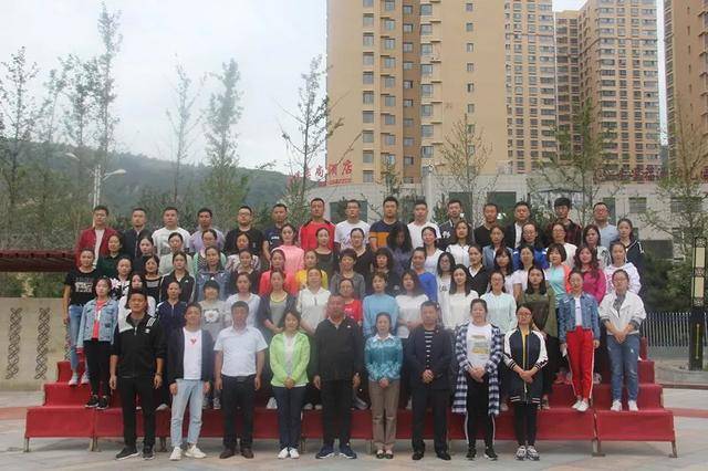 我区举办健康城市干部职工第十套大众广播体